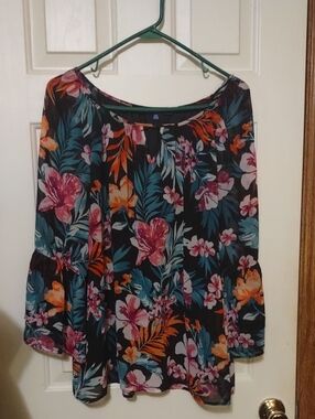 APT.9 XXL Bell Sleeved Blouse